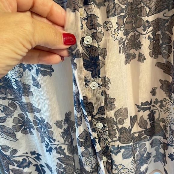 Free People Oversized boho style floral semi sheer blouse. Neutral colors XS - Picture 6 of 14